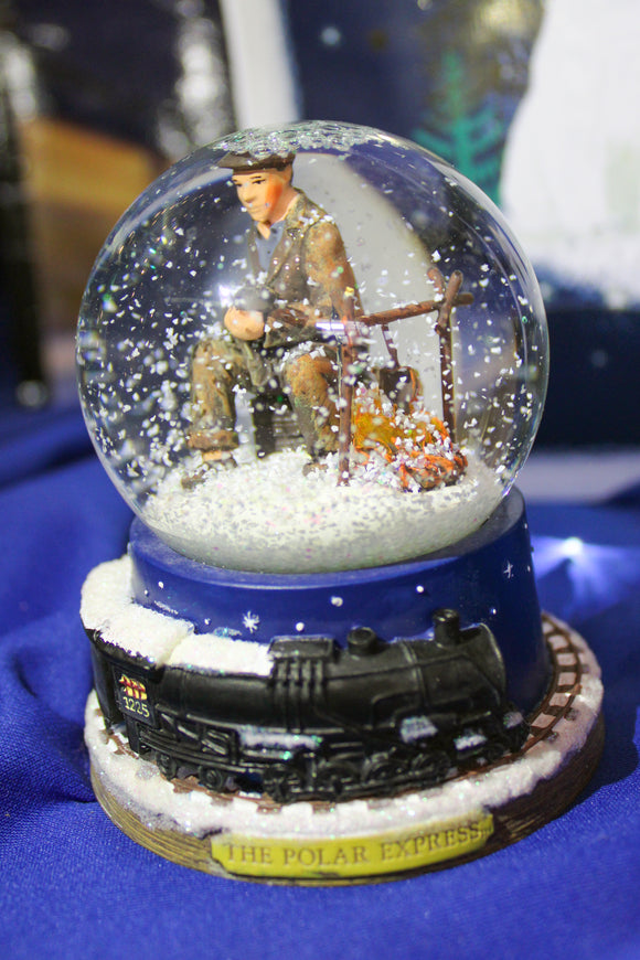 THE POLAR EXPRESS ™ Snow Globe - 65mm Hobo & Campfire